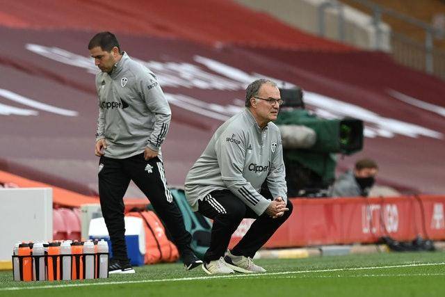 库里33+8文班亚马32+9+5+4 勇士险胜马刺4连胜